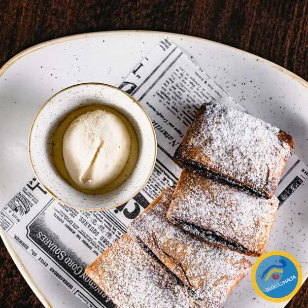 Geleneksel Malta Tatlilari Imqaret