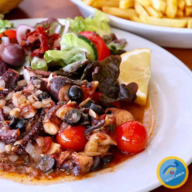 Geleneksel Malta Yemekleri Stuffat tal Qarnit