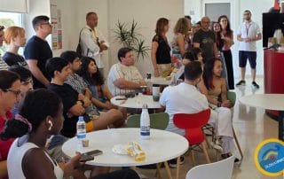 Atlas Malta Dil Okulu Cafede Öğrenciler