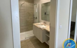 ese malta yaz okulu salini konaklama banyo 2