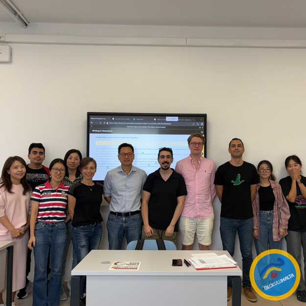 yogun ingilizce kursu sinifindan bir grup ogrencimiz